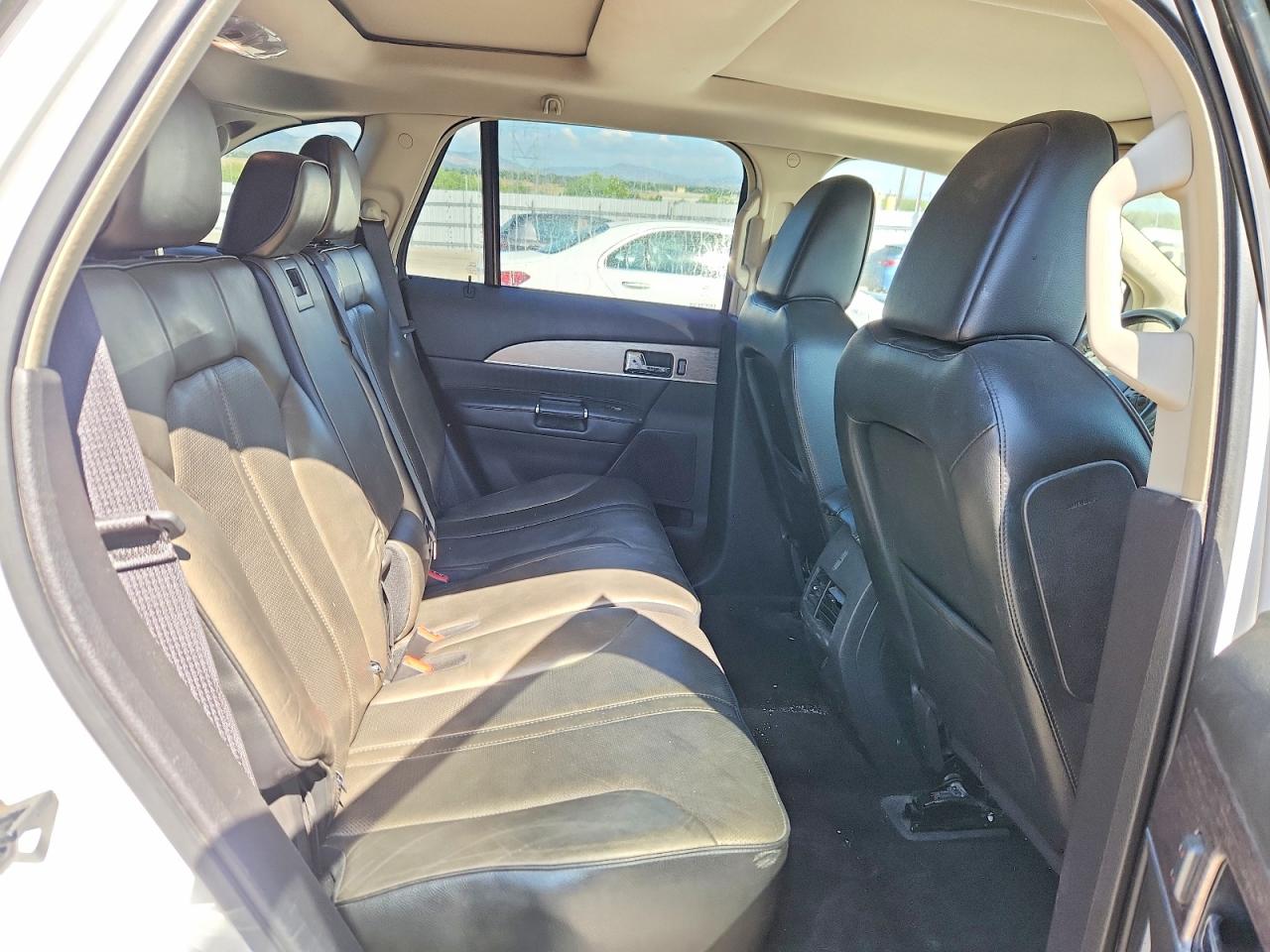 2011 Lincoln Mkx White vin: 2LMDJ8JK2BBJ12300