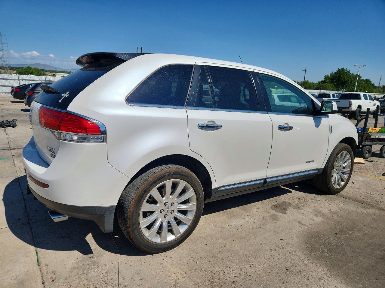 2011 Lincoln Mkx White vin: 2LMDJ8JK2BBJ12300
