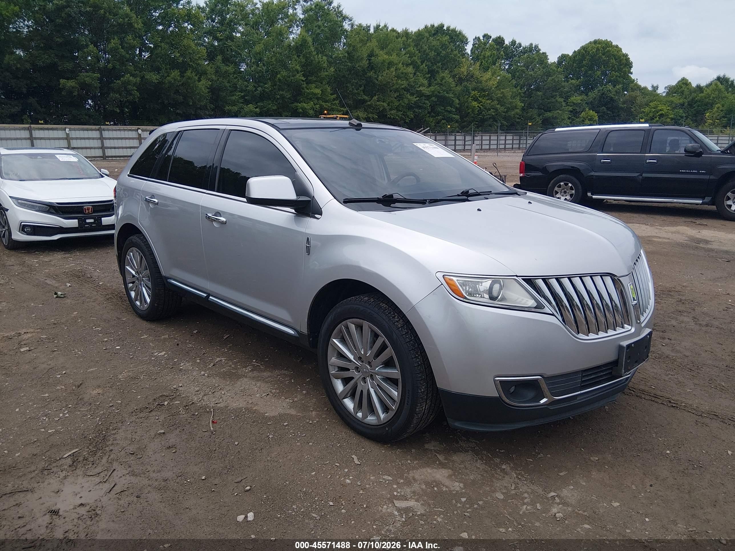 2011 Lincoln Mkx   Silver vin: 2LMDJ8JK2BBJ28173