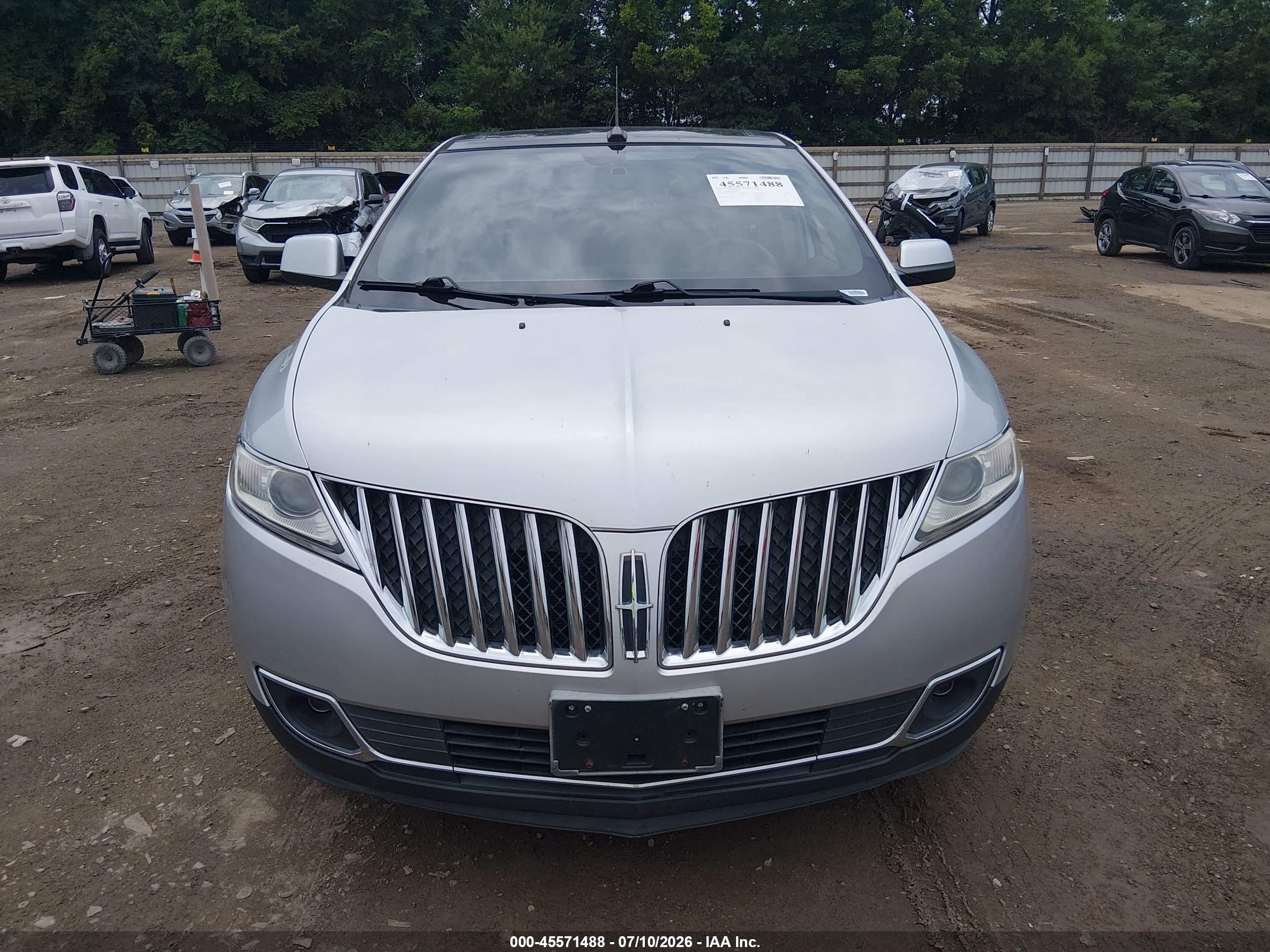2011 Lincoln Mkx   Silver vin: 2LMDJ8JK2BBJ28173