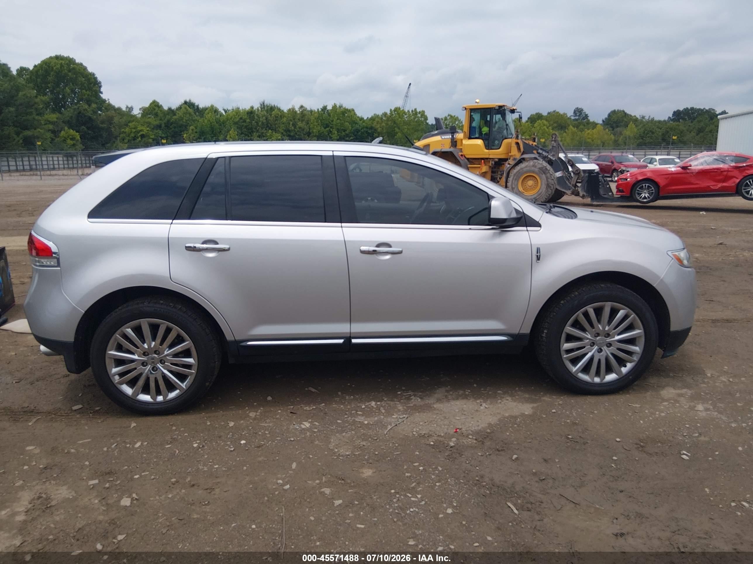 2011 Lincoln Mkx   Silver vin: 2LMDJ8JK2BBJ28173