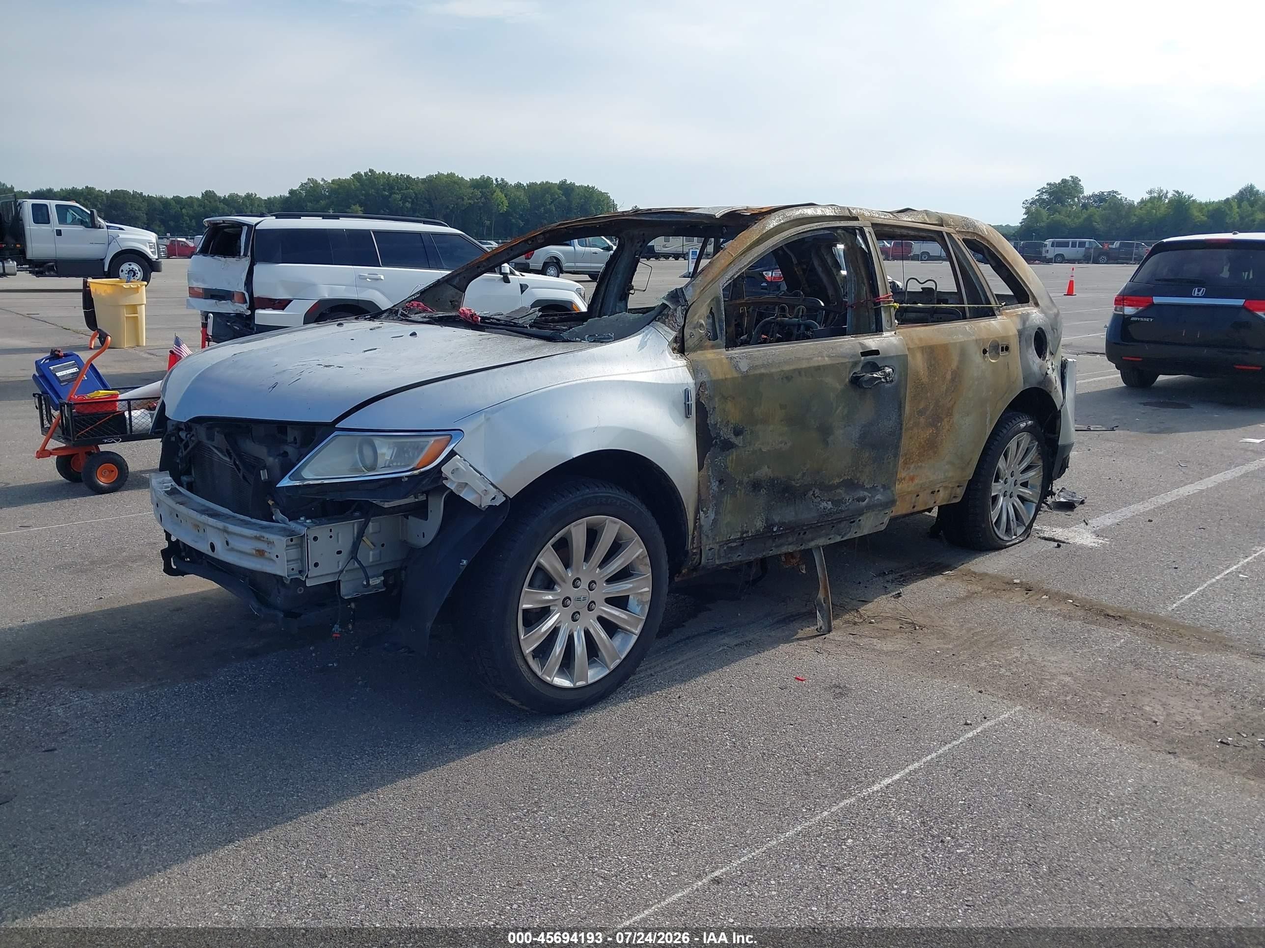 2011 Lincoln Mkx   Silver vin: 2LMDJ8JK2BBJ30425