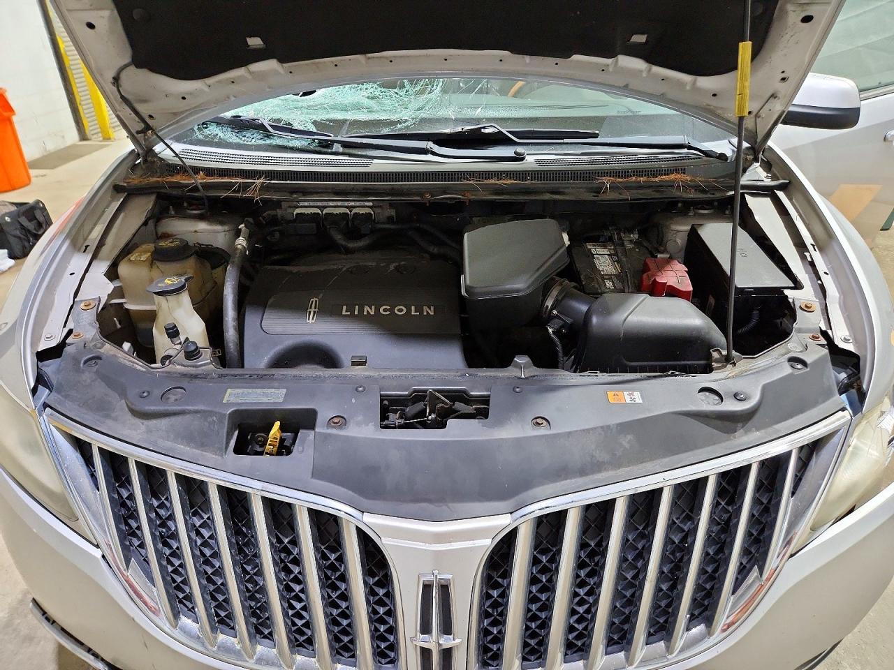 2011 Lincoln Mkx Silver vin: 2LMDJ8JK2BBJ31722