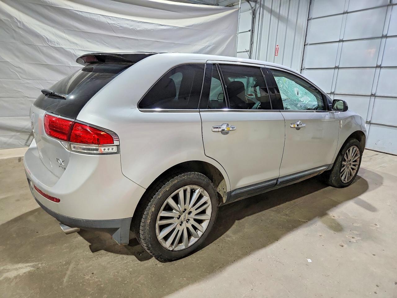 2011 Lincoln Mkx Silver vin: 2LMDJ8JK2BBJ31722