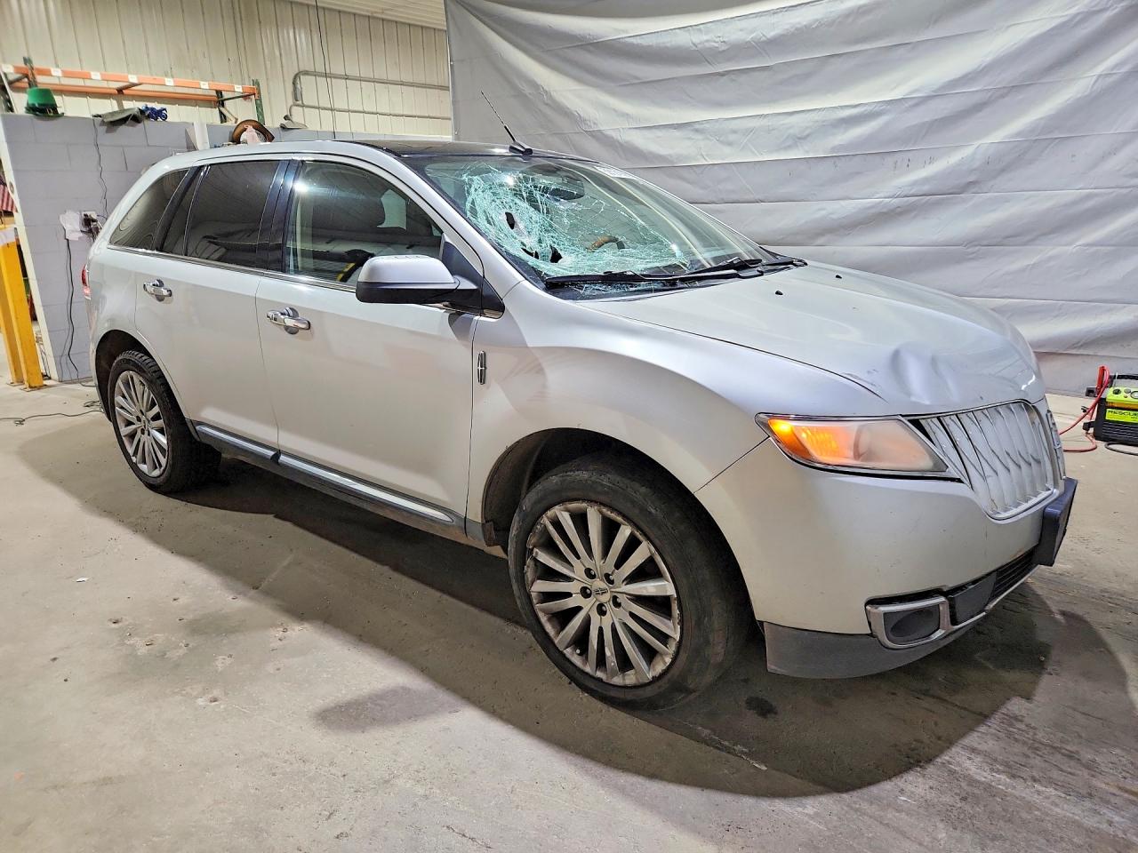 2011 Lincoln Mkx Silver vin: 2LMDJ8JK2BBJ31722