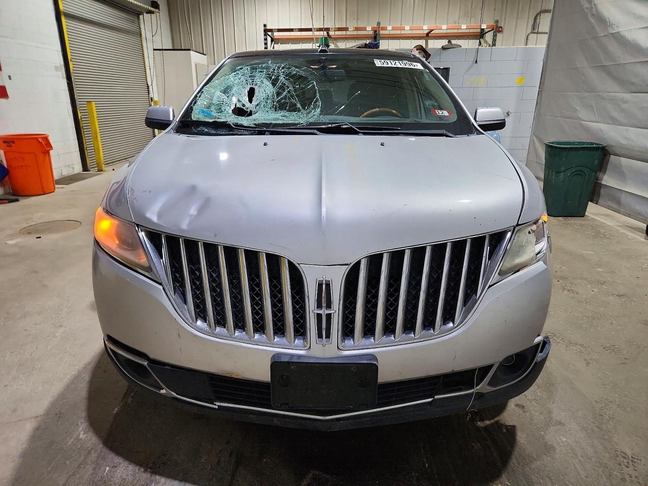 2011 Lincoln Mkx Silver vin: 2LMDJ8JK2BBJ31722