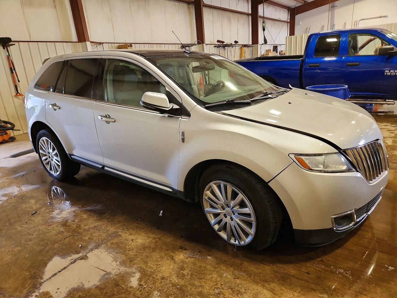 2014 Lincoln Mkx Silver vin: 2LMDJ8JK2EBL02179