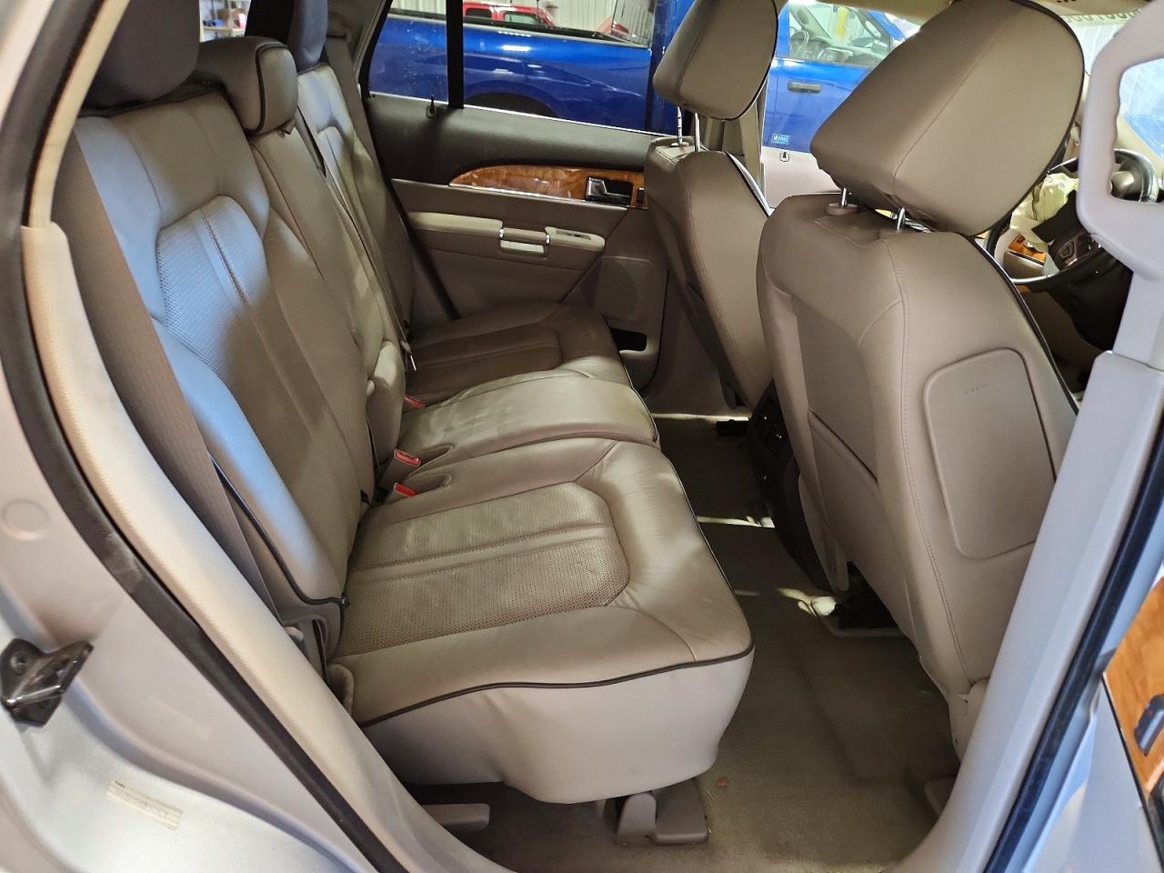 2014 Lincoln Mkx Silver vin: 2LMDJ8JK2EBL02179