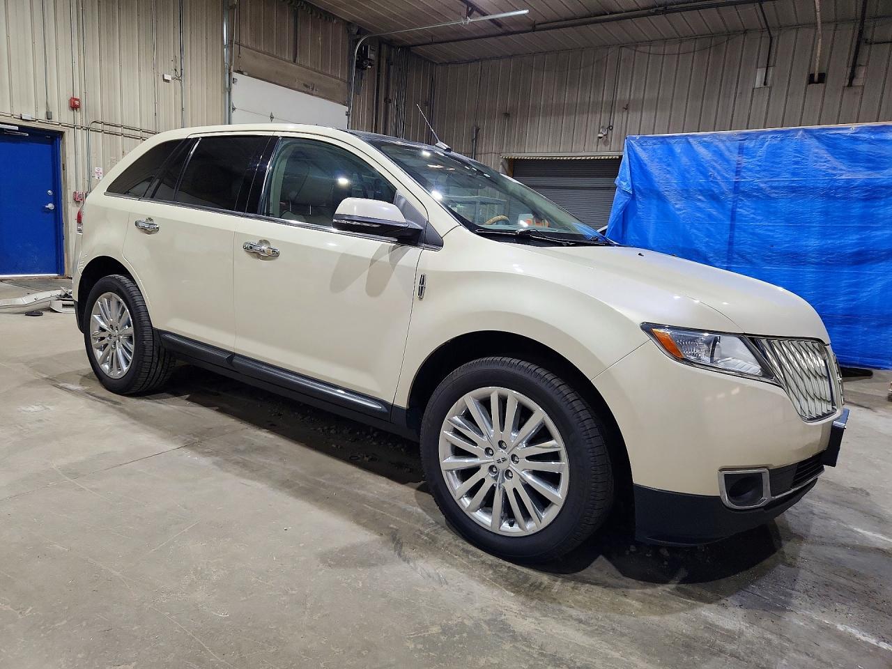 2015 Lincoln Mkx Cream vin: 2LMDJ8JK2FBL32736