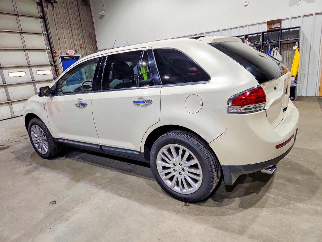 2015 Lincoln Mkx Cream vin: 2LMDJ8JK2FBL32736