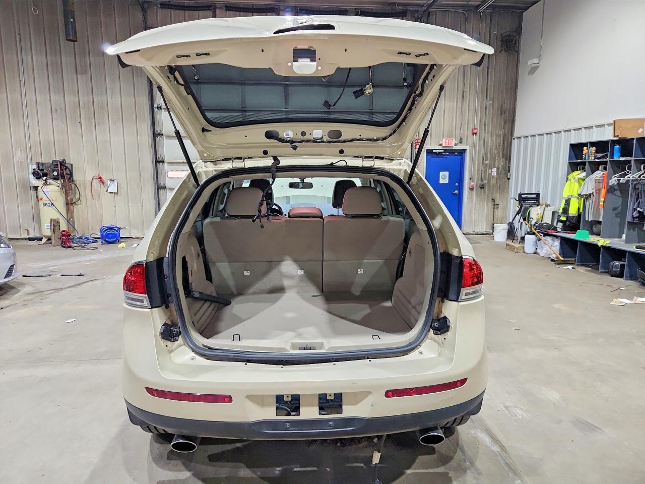 2015 Lincoln Mkx Cream vin: 2LMDJ8JK2FBL32736