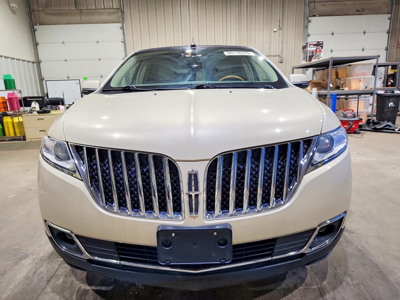 2015 Lincoln Mkx Cream vin: 2LMDJ8JK2FBL32736