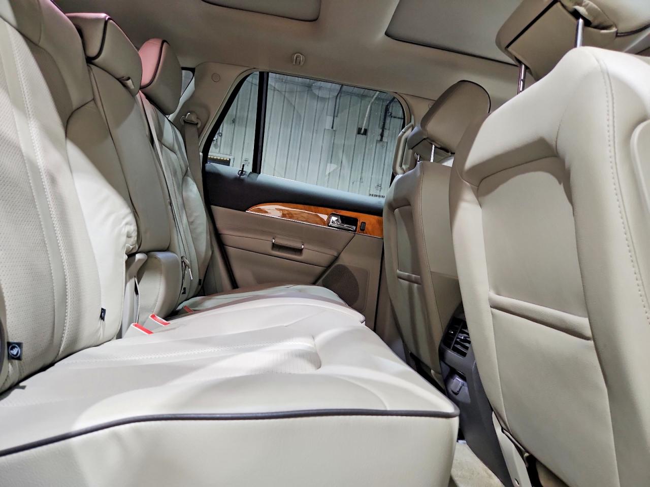 2015 Lincoln Mkx Cream vin: 2LMDJ8JK2FBL32736