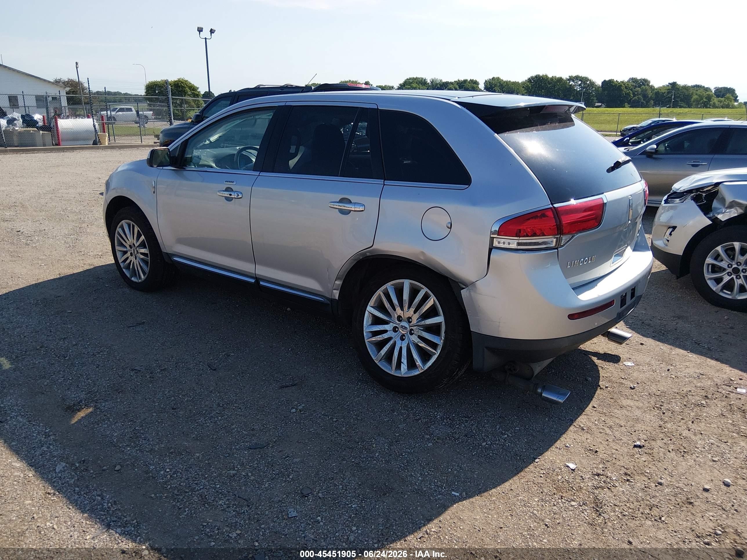 2011 Lincoln Mkx   Silver vin: 2LMDJ8JK3BBJ28831