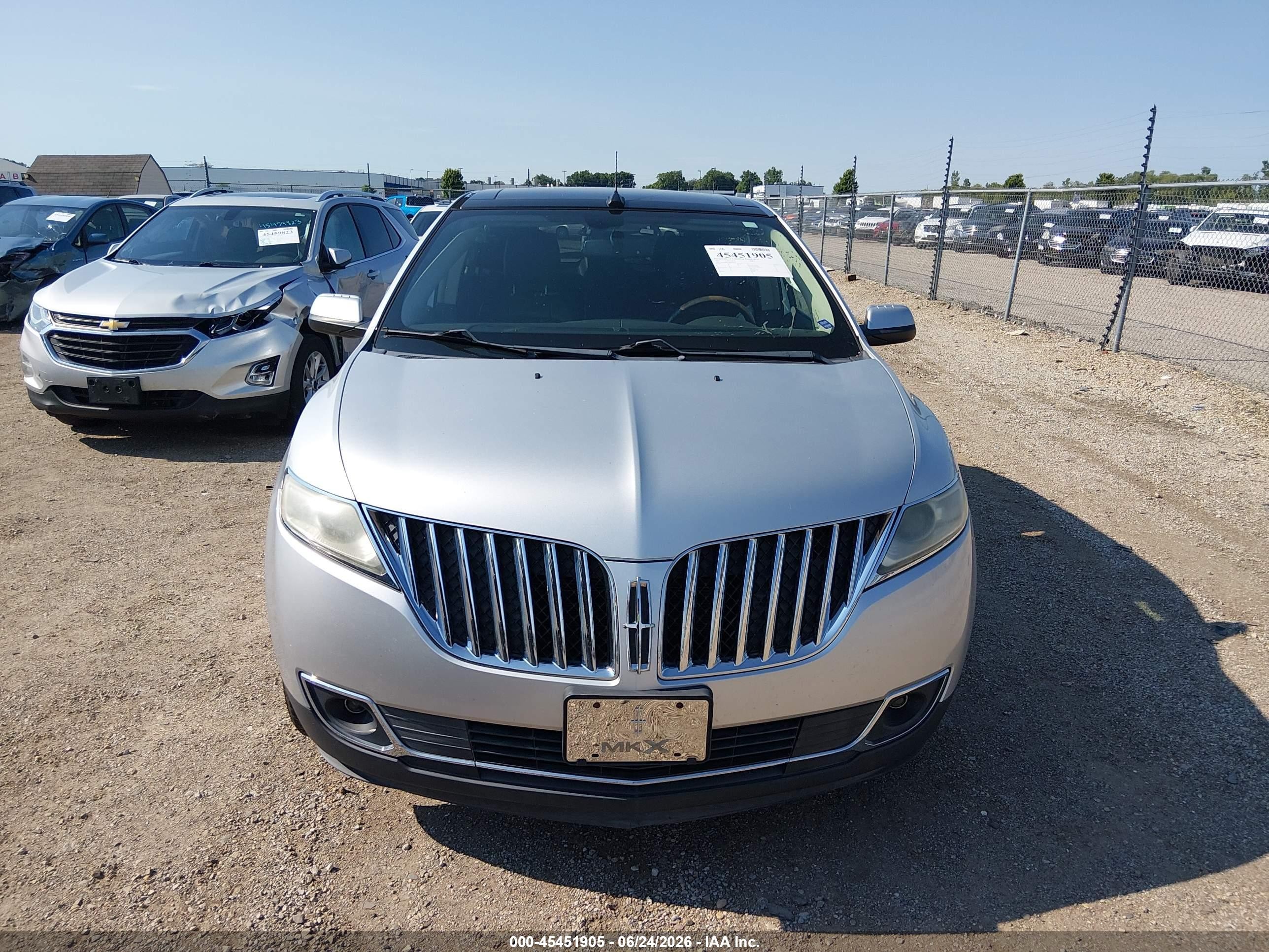 2011 Lincoln Mkx   Silver vin: 2LMDJ8JK3BBJ28831