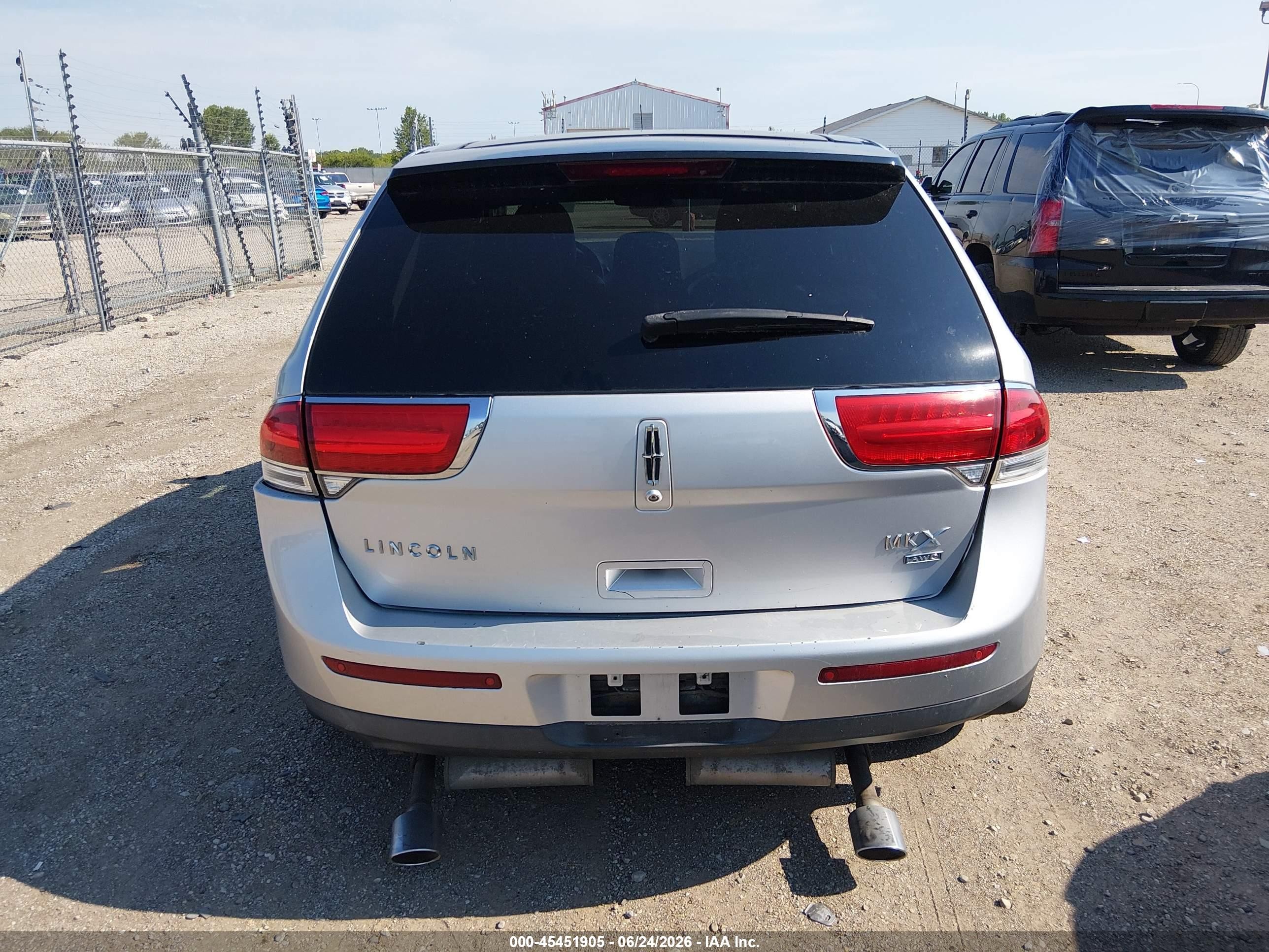 2011 Lincoln Mkx   Silver vin: 2LMDJ8JK3BBJ28831