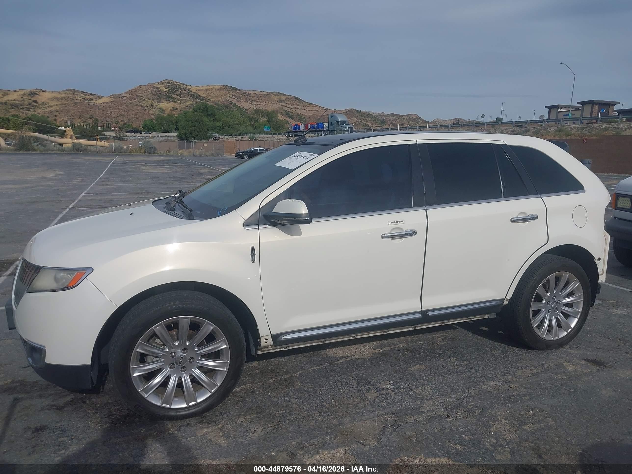 2012 Lincoln Mkx   White vin: 2LMDJ8JK3CBL05637