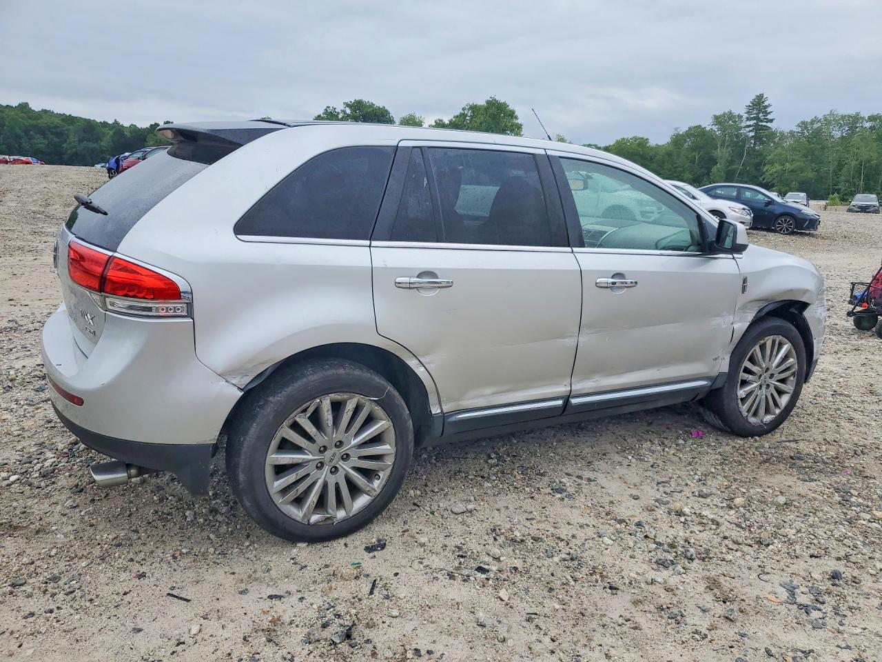 2011 Lincoln Mkx Silver vin: 2LMDJ8JK4BBJ09768