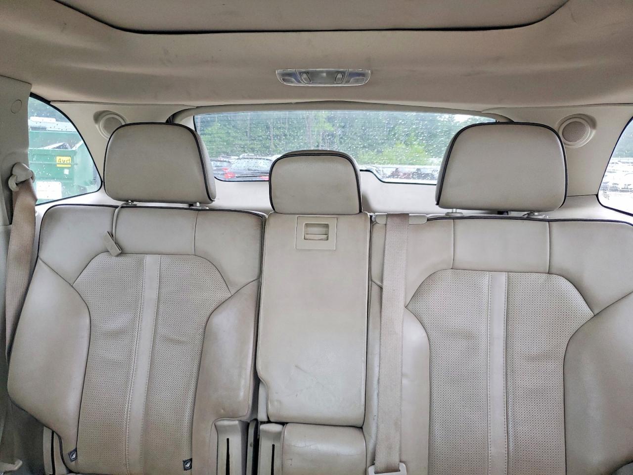 2011 Lincoln Mkx Silver vin: 2LMDJ8JK4BBJ09768