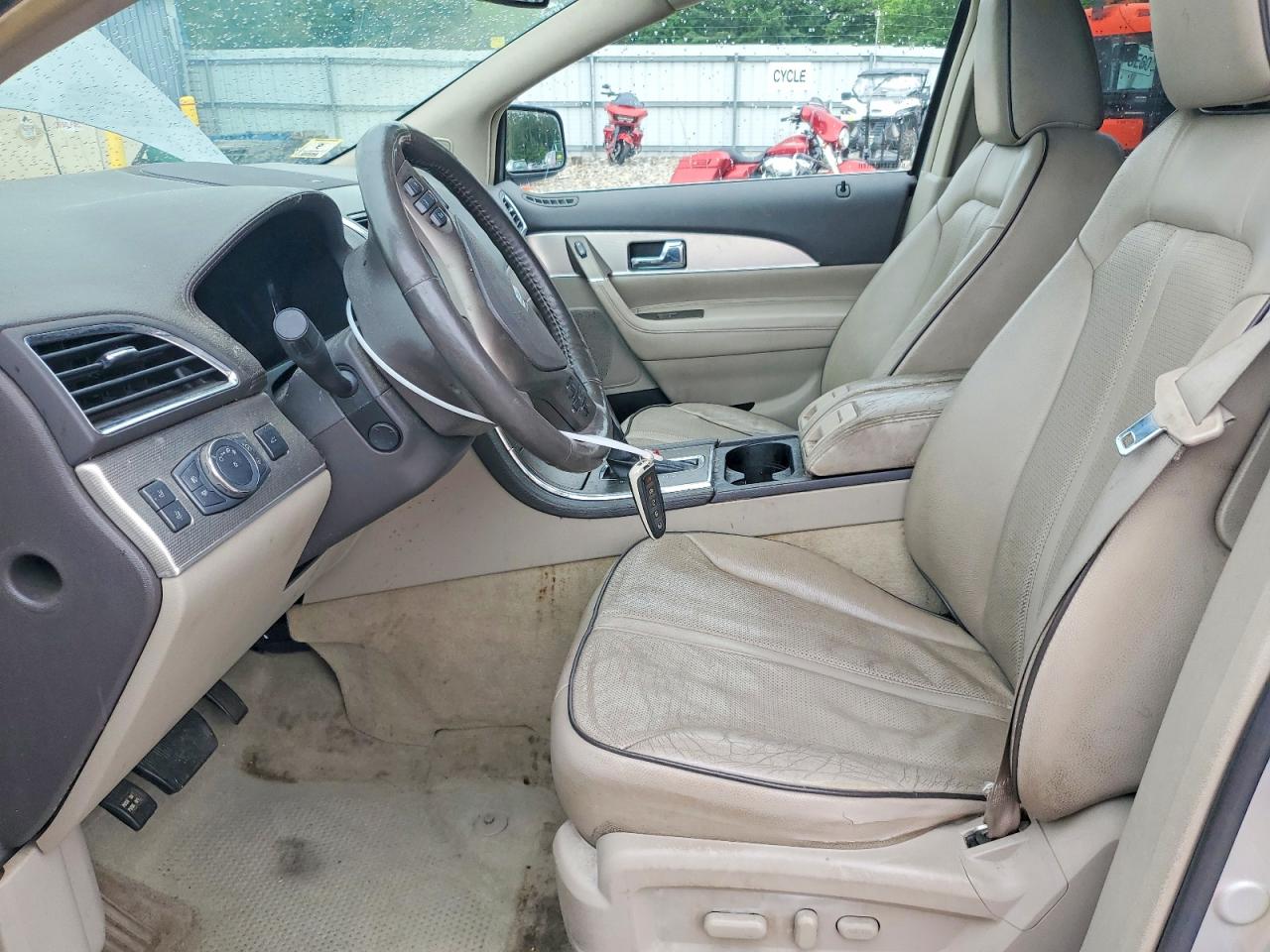 2011 Lincoln Mkx Silver vin: 2LMDJ8JK4BBJ09768