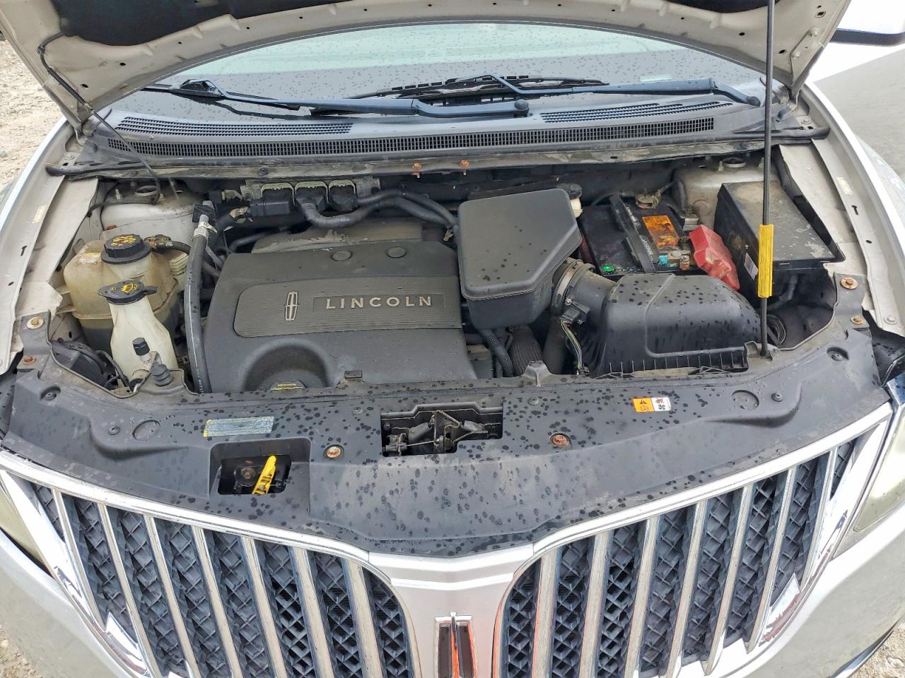 2011 Lincoln Mkx Silver vin: 2LMDJ8JK4BBJ09768