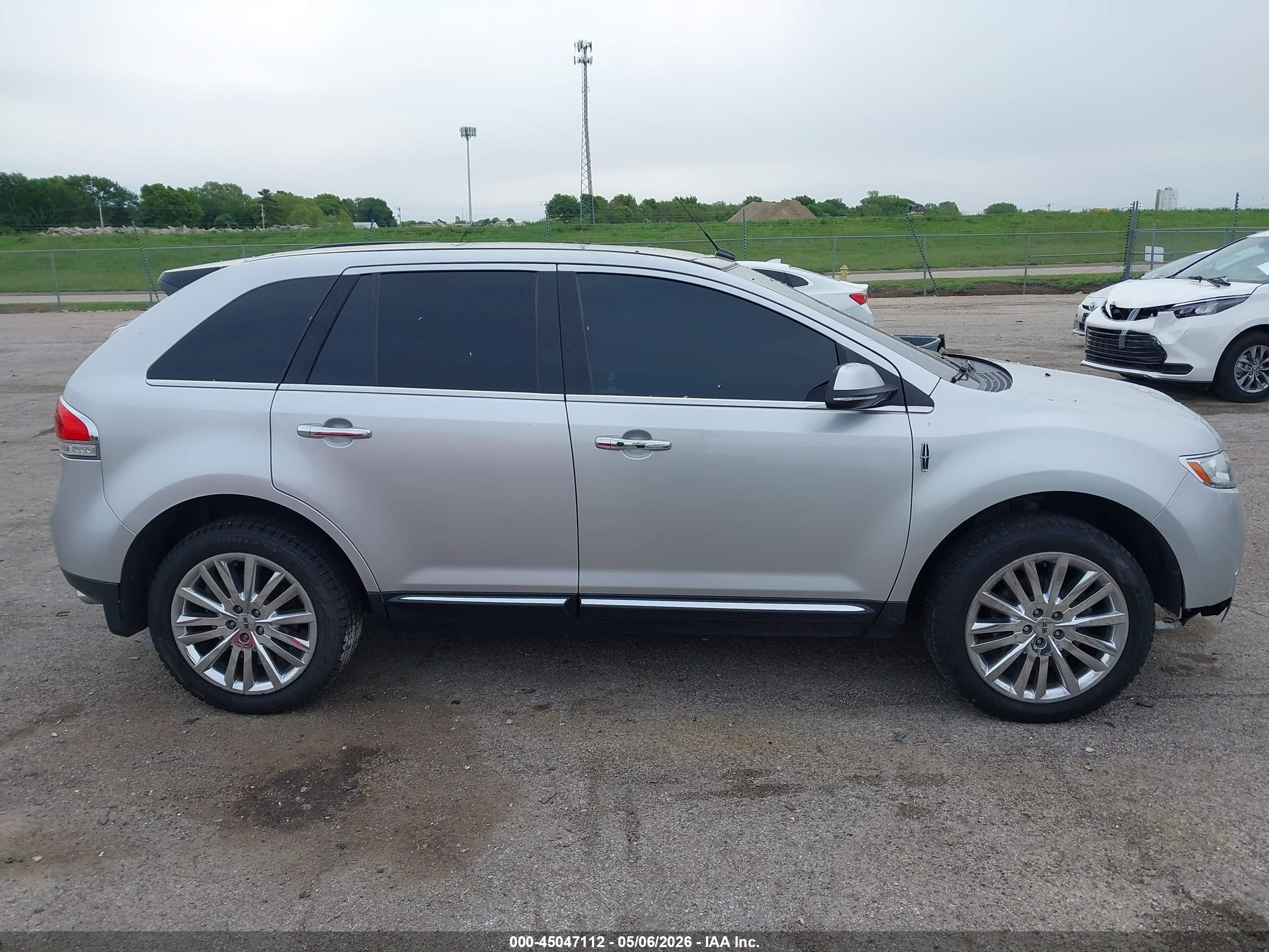 2015 Lincoln Mkx   Silver vin: 2LMDJ8JK4FBL27022
