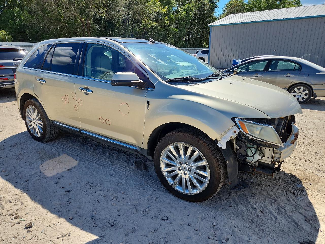 2011 Lincoln Mkx Gold vin: 2LMDJ8JK5BBJ30953