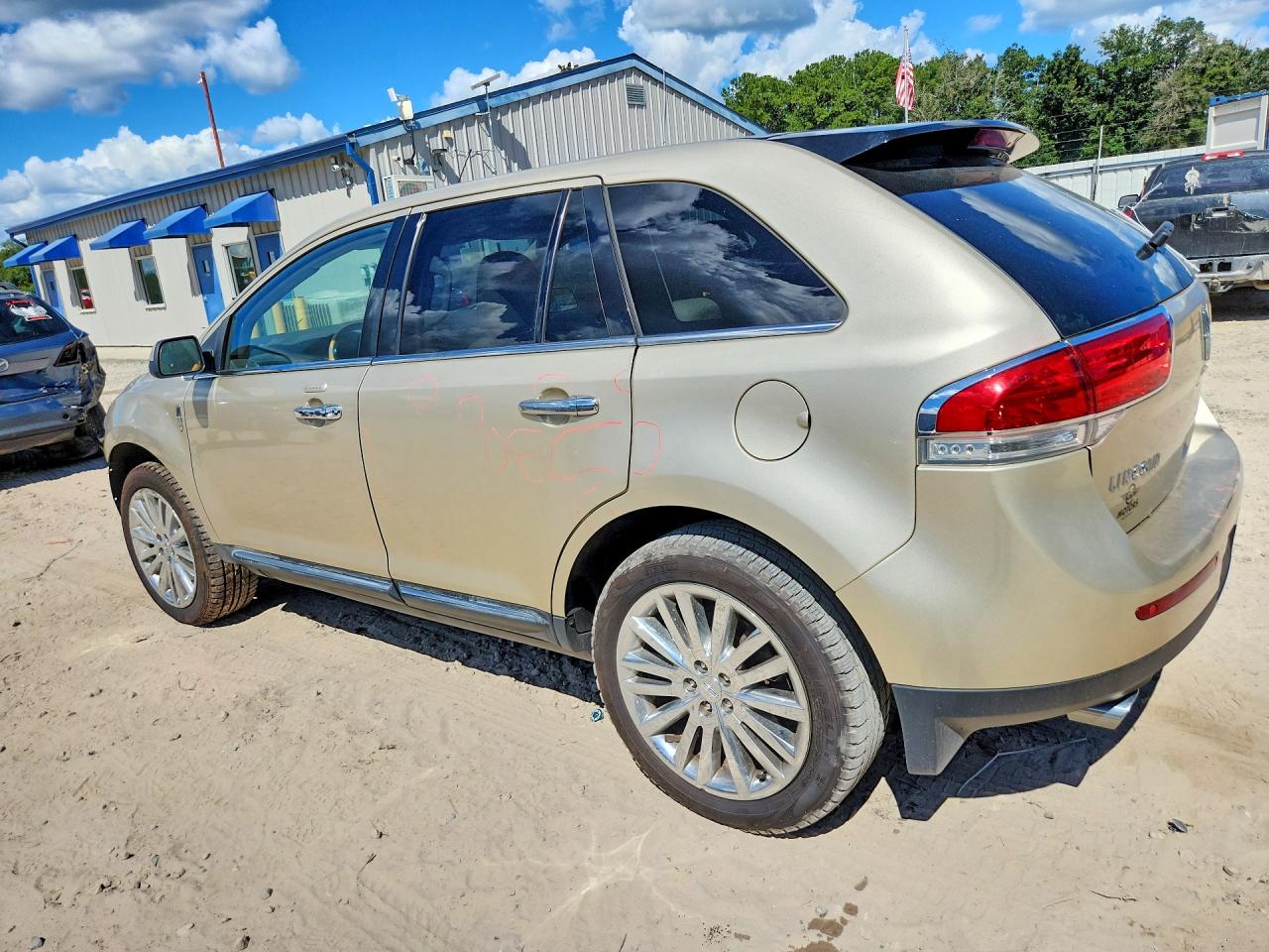 2011 Lincoln Mkx Gold vin: 2LMDJ8JK5BBJ30953