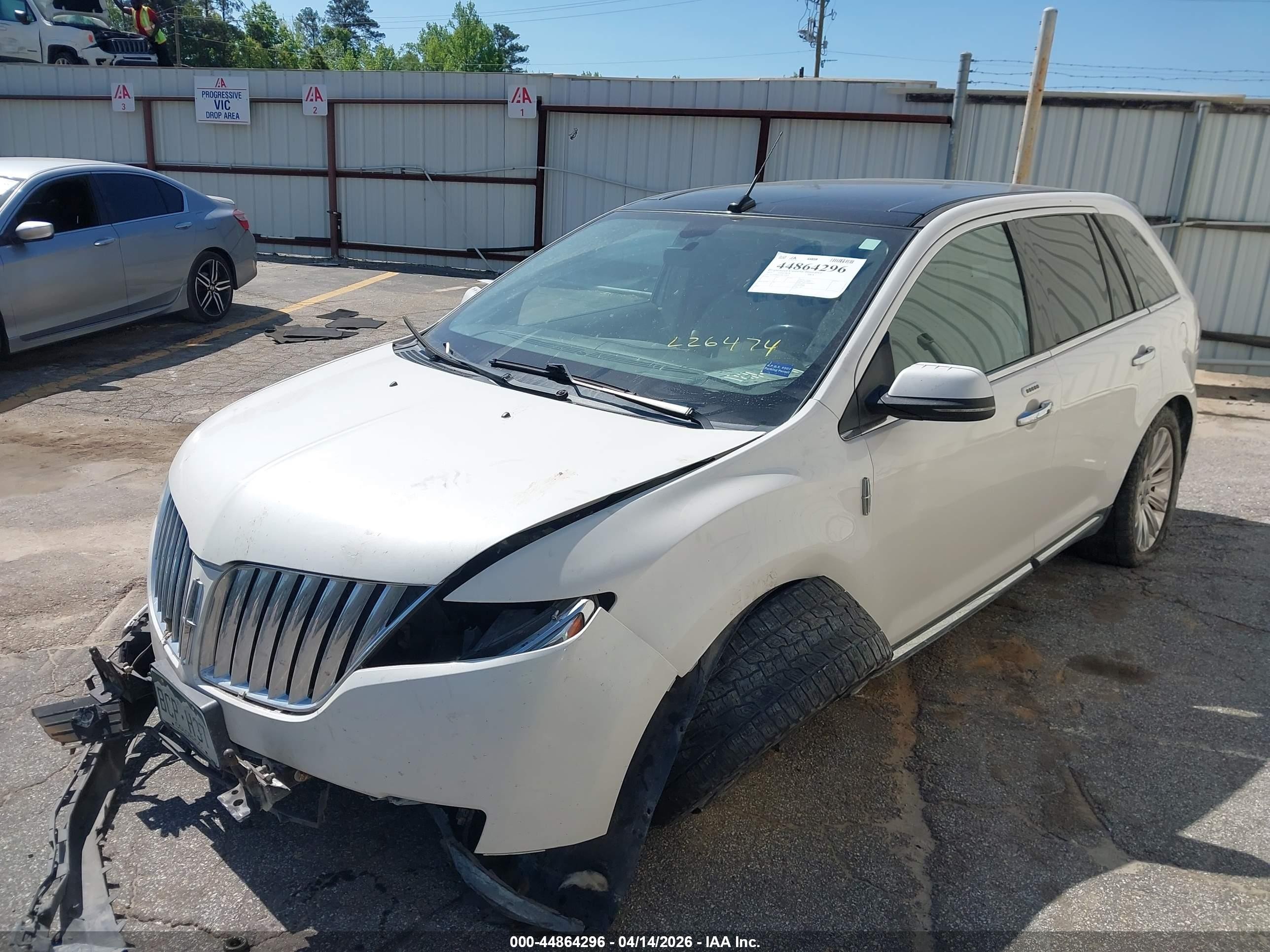 2013 Lincoln Mkx   White vin: 2LMDJ8JK5DBL26474