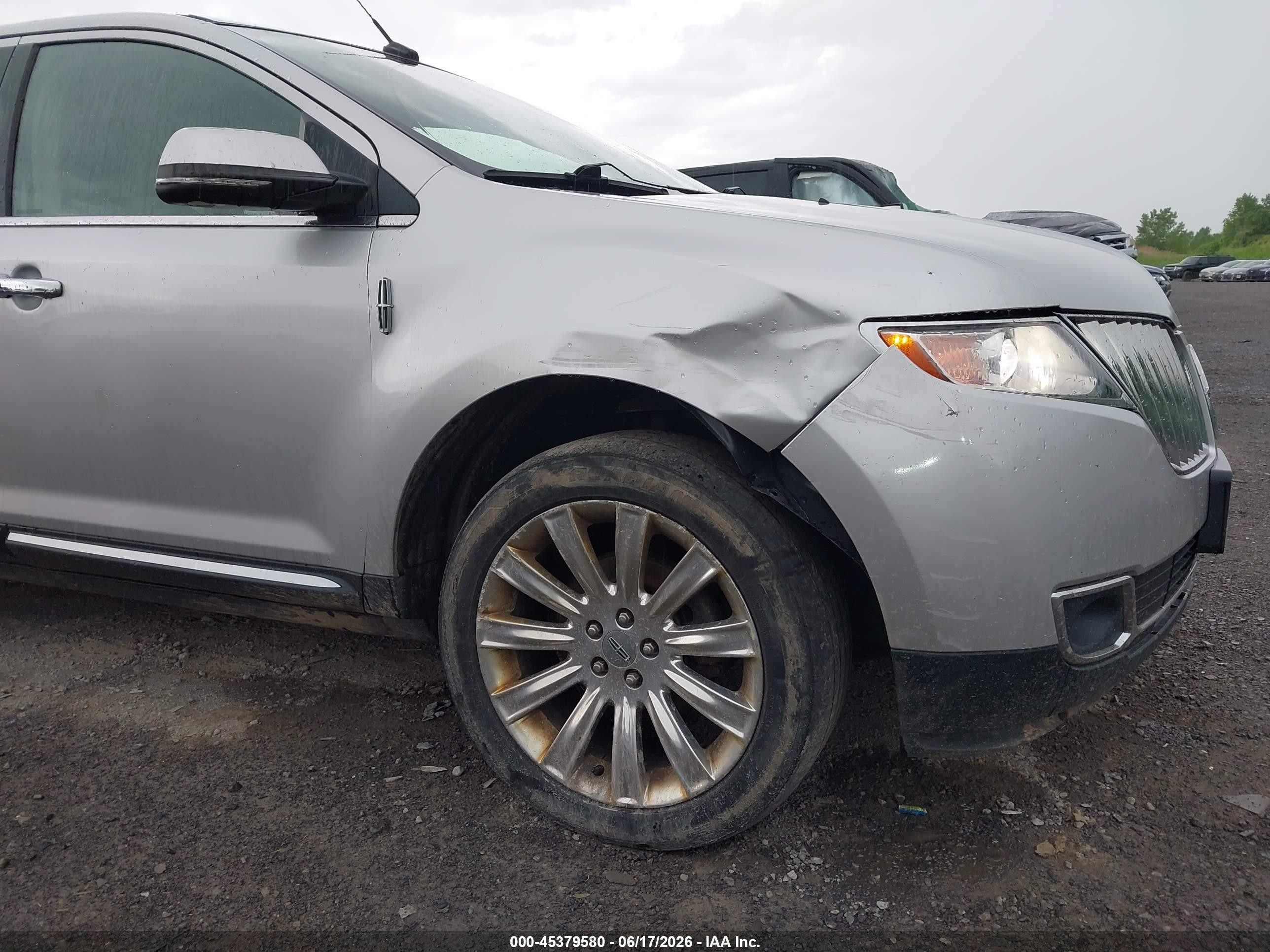 2014 Lincoln Mkx   Silver vin: 2LMDJ8JK5EBL13872