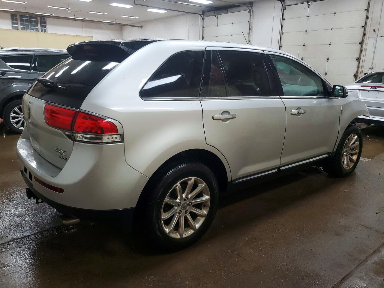 2013 Lincoln Mkx Silver vin: 2LMDJ8JK6DBL17380