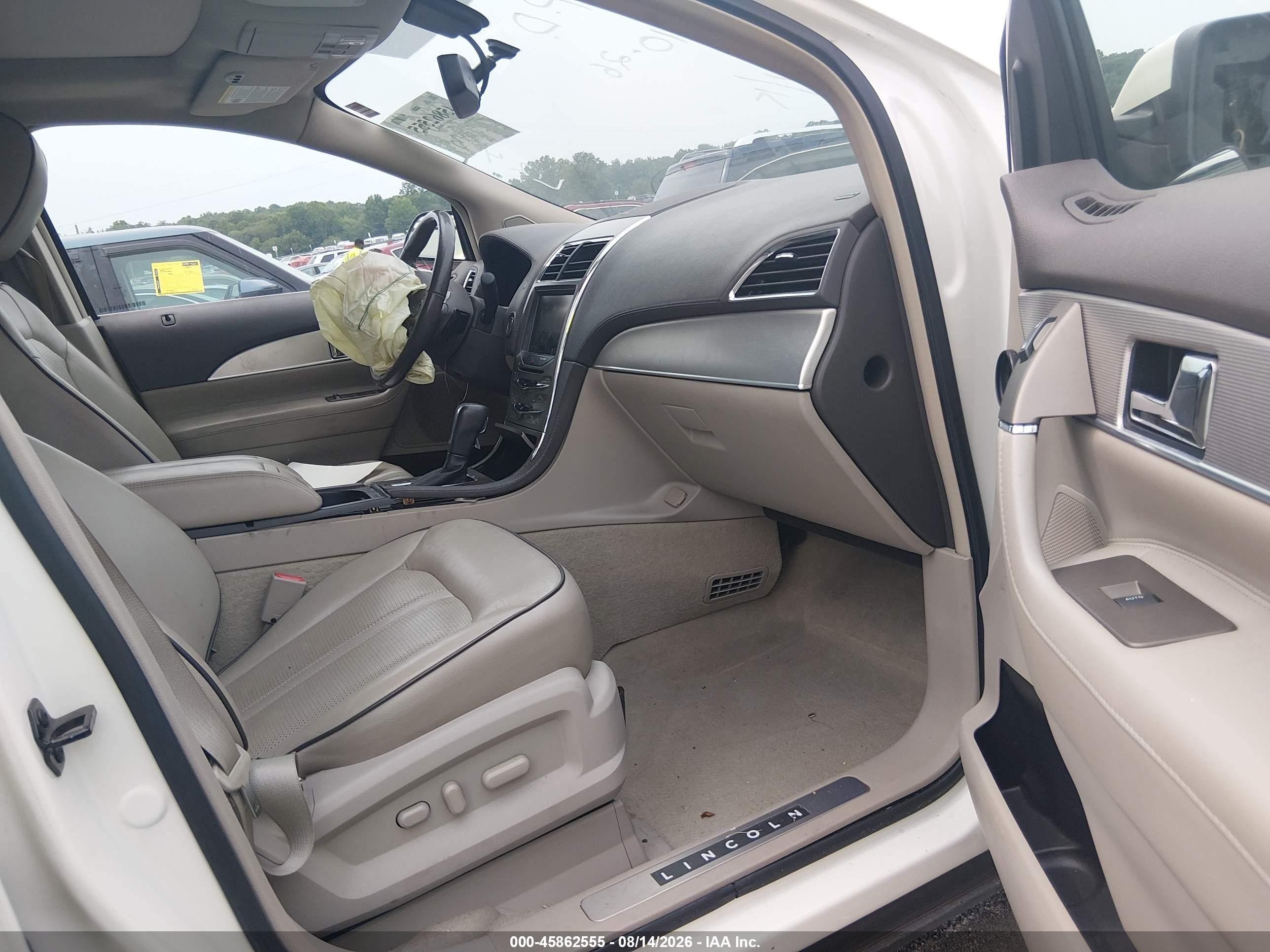 2013 Lincoln Mkx   Cream vin: 2LMDJ8JK6DBL24393