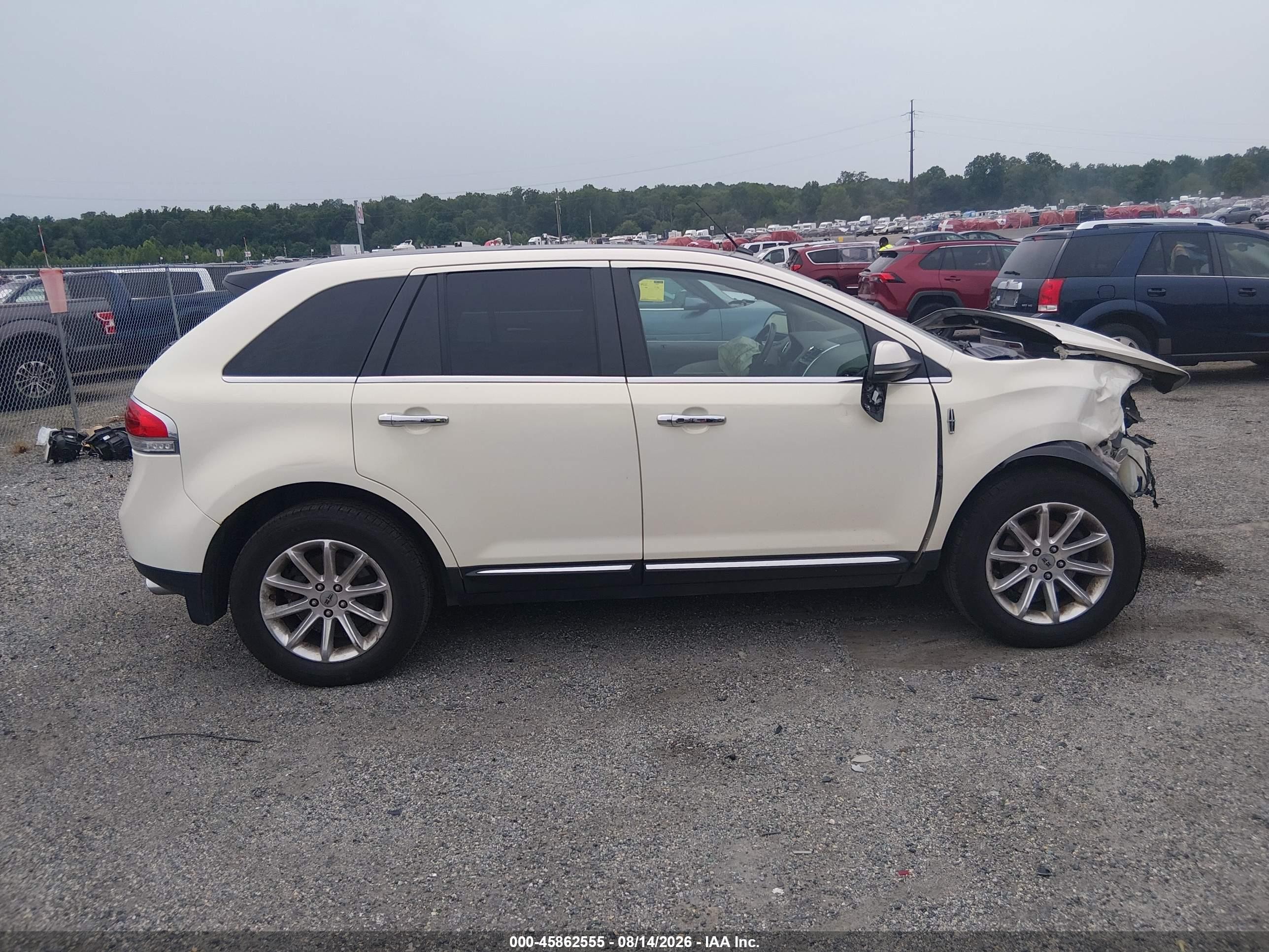 2013 Lincoln Mkx   Cream vin: 2LMDJ8JK6DBL24393
