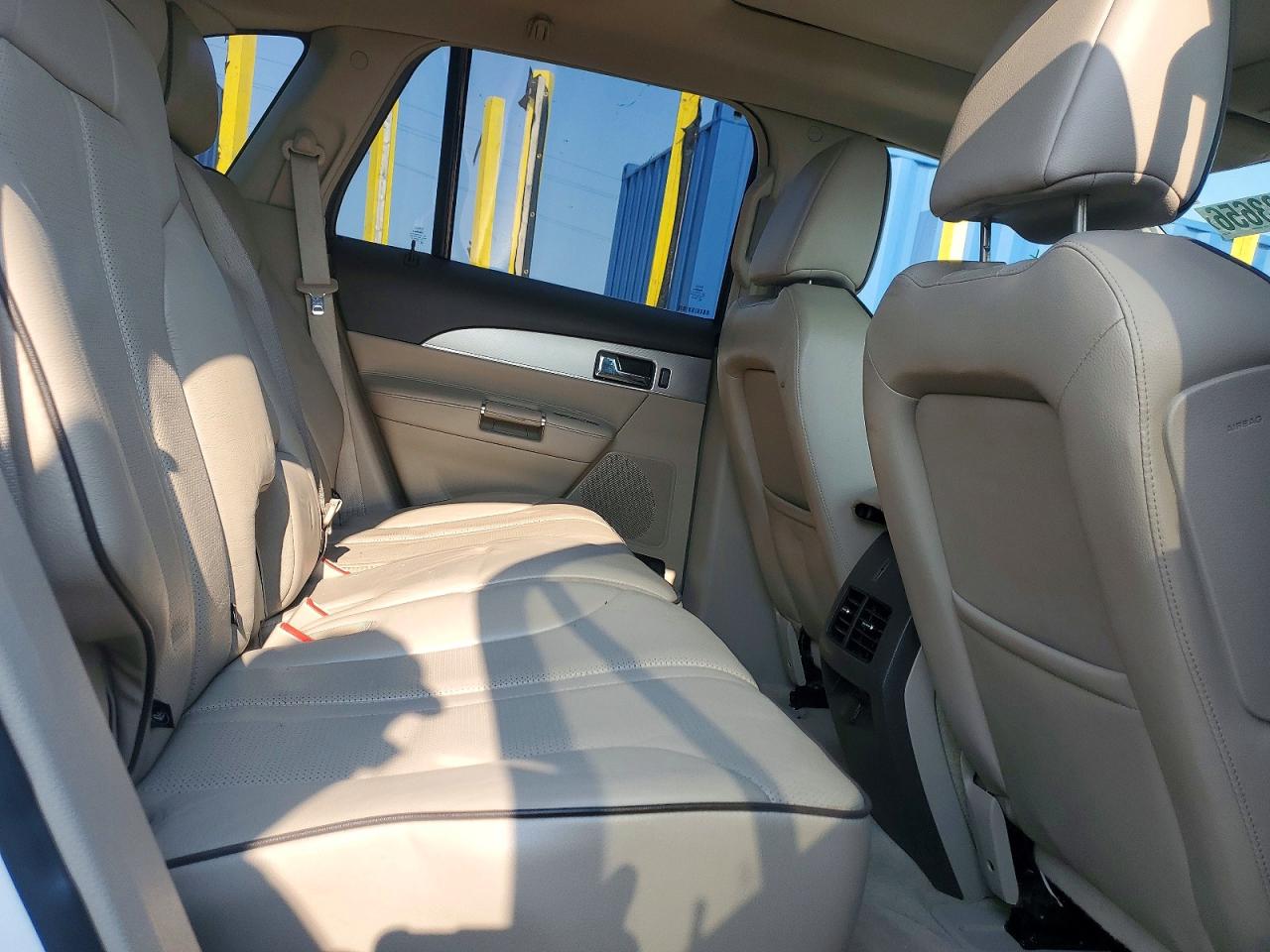 2011 Lincoln Mkx White vin: 2LMDJ8JK7BBJ07139