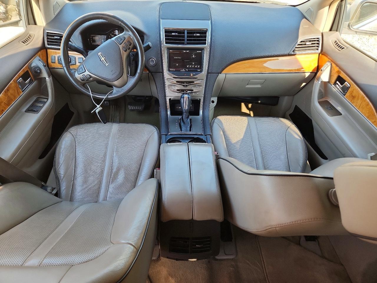 2011 Lincoln Mkx Silver vin: 2LMDJ8JK7BBJ07447