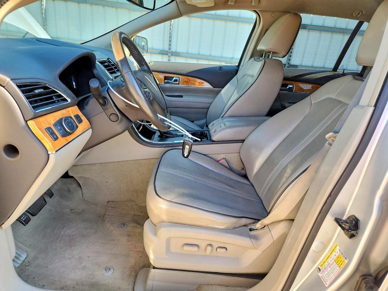 2011 Lincoln Mkx Silver vin: 2LMDJ8JK7BBJ07447