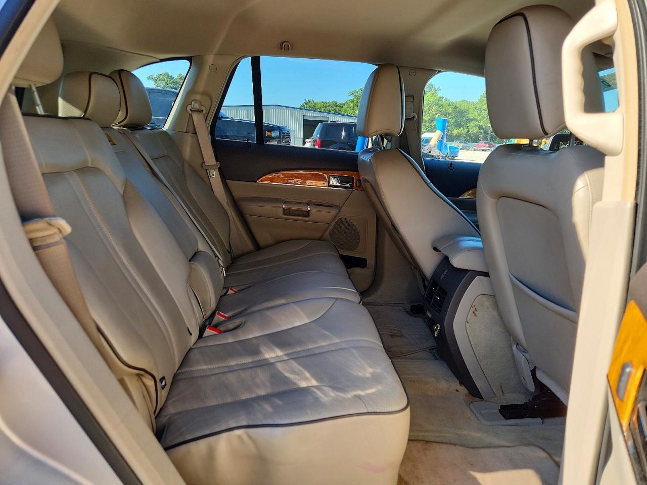 2011 Lincoln Mkx Silver vin: 2LMDJ8JK7BBJ07447