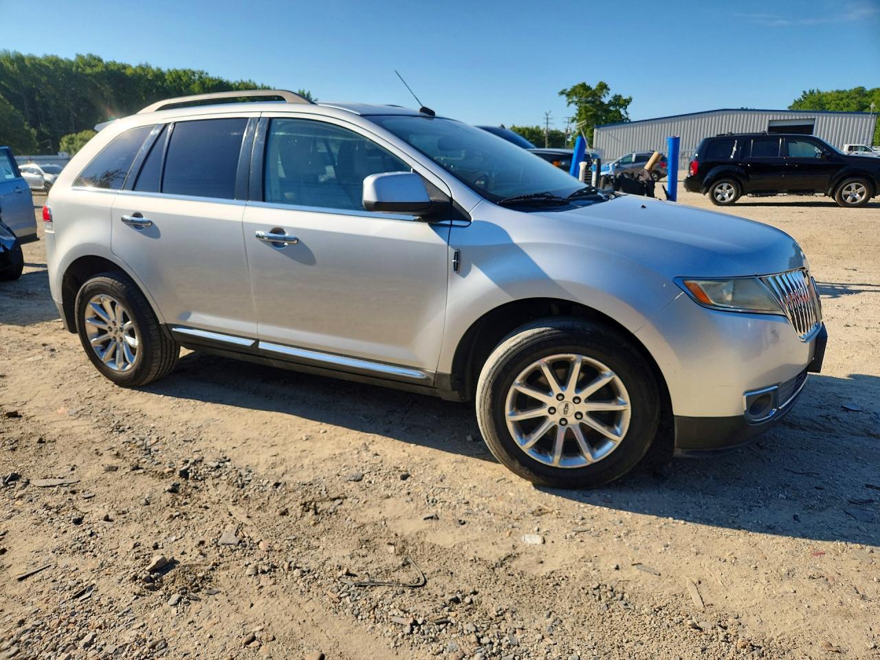 2011 Lincoln Mkx Silver vin: 2LMDJ8JK7BBJ07447