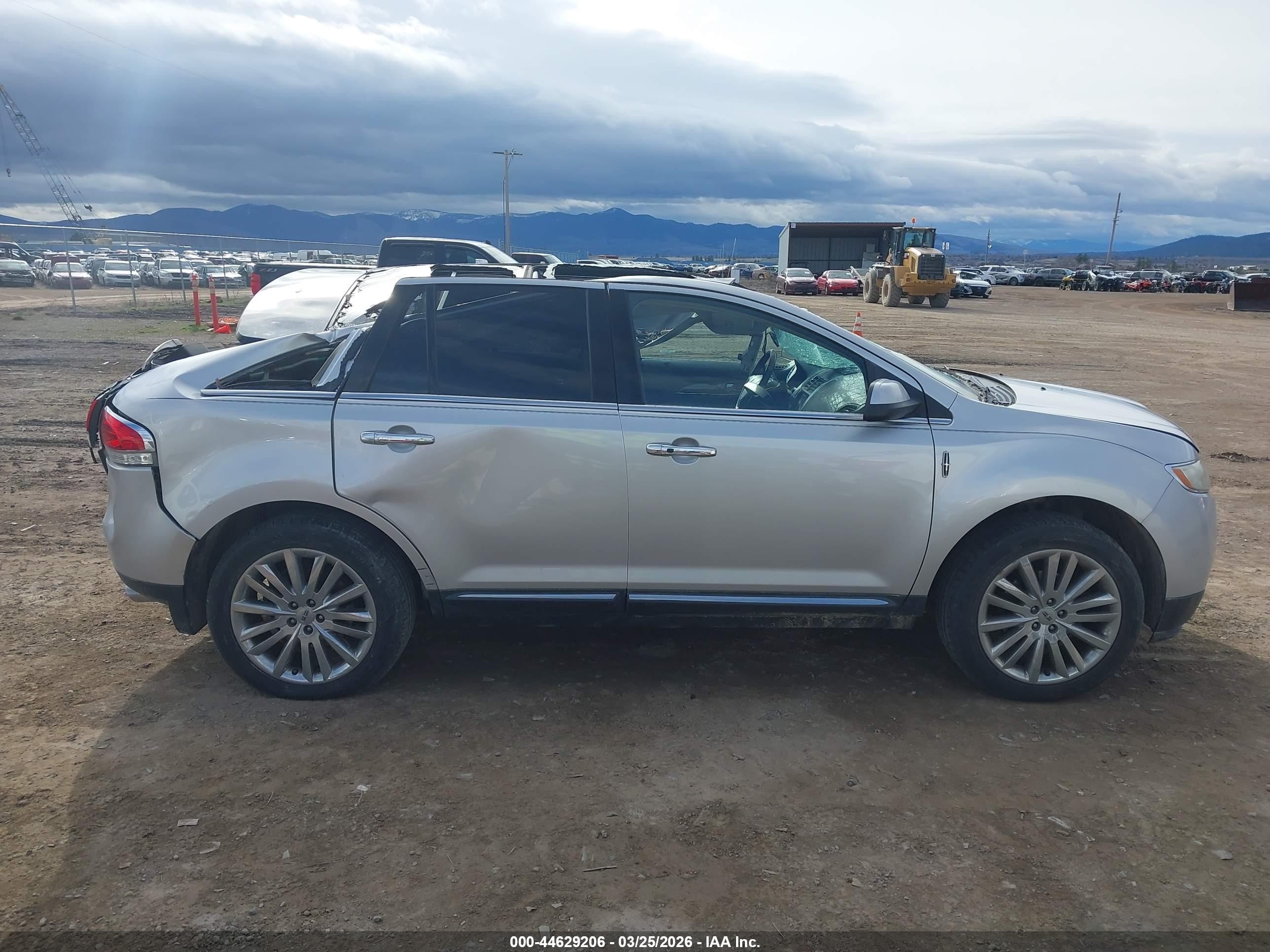 2011 Lincoln Mkx Silver vin: 2LMDJ8JK7BBJ28217