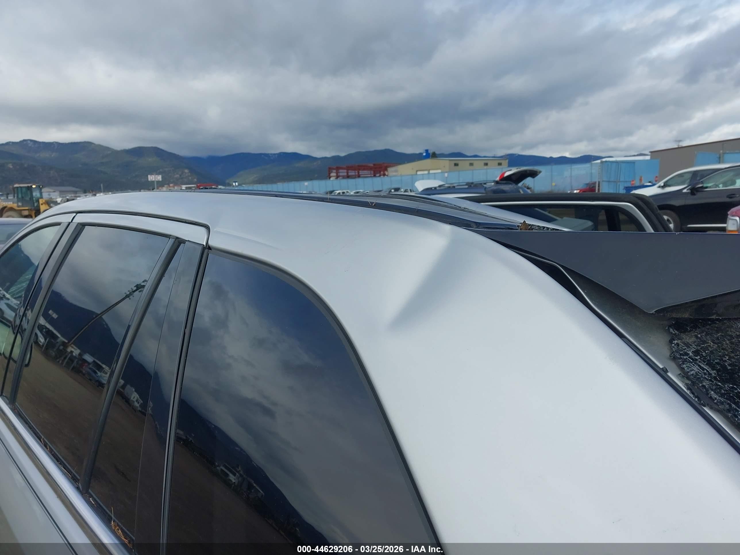 2011 Lincoln Mkx Silver vin: 2LMDJ8JK7BBJ28217