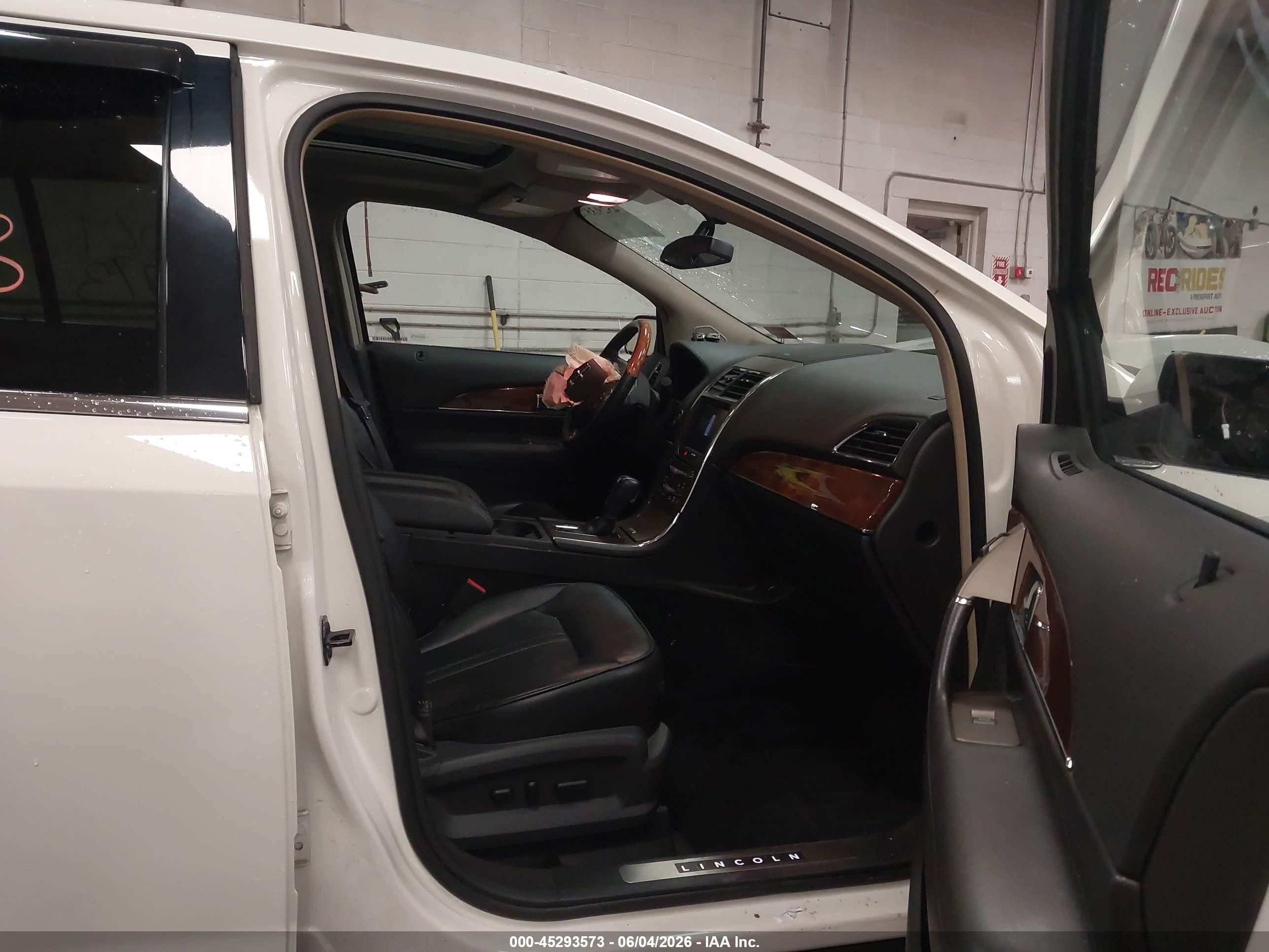 2013 Lincoln Mkx   White vin: 2LMDJ8JK7DBL22104