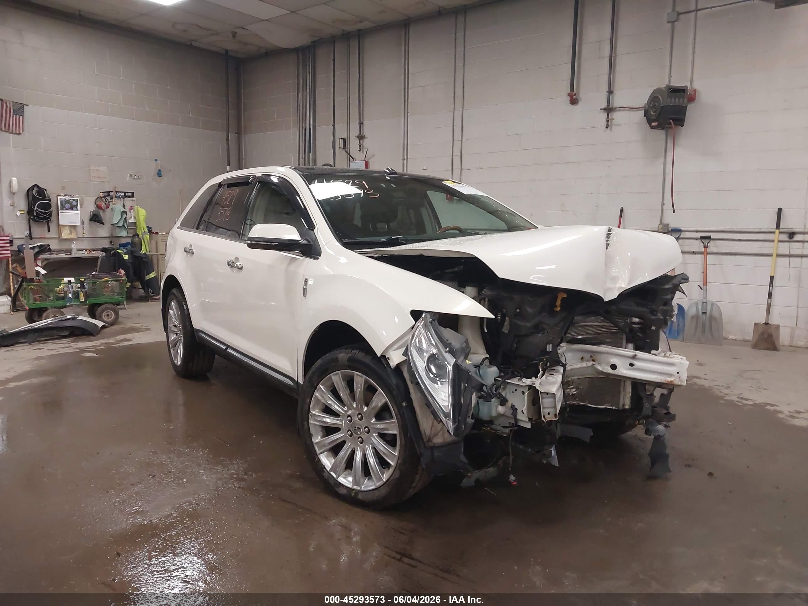 2013 Lincoln Mkx   White vin: 2LMDJ8JK7DBL22104