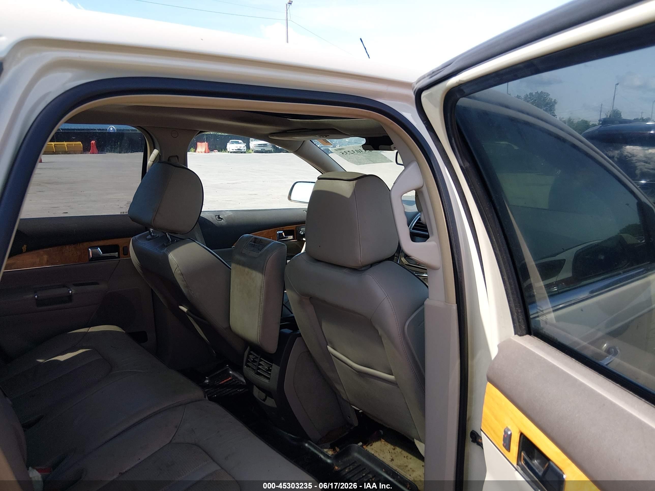 2015 Lincoln Mkx   Tan vin: 2LMDJ8JK7FBL24292