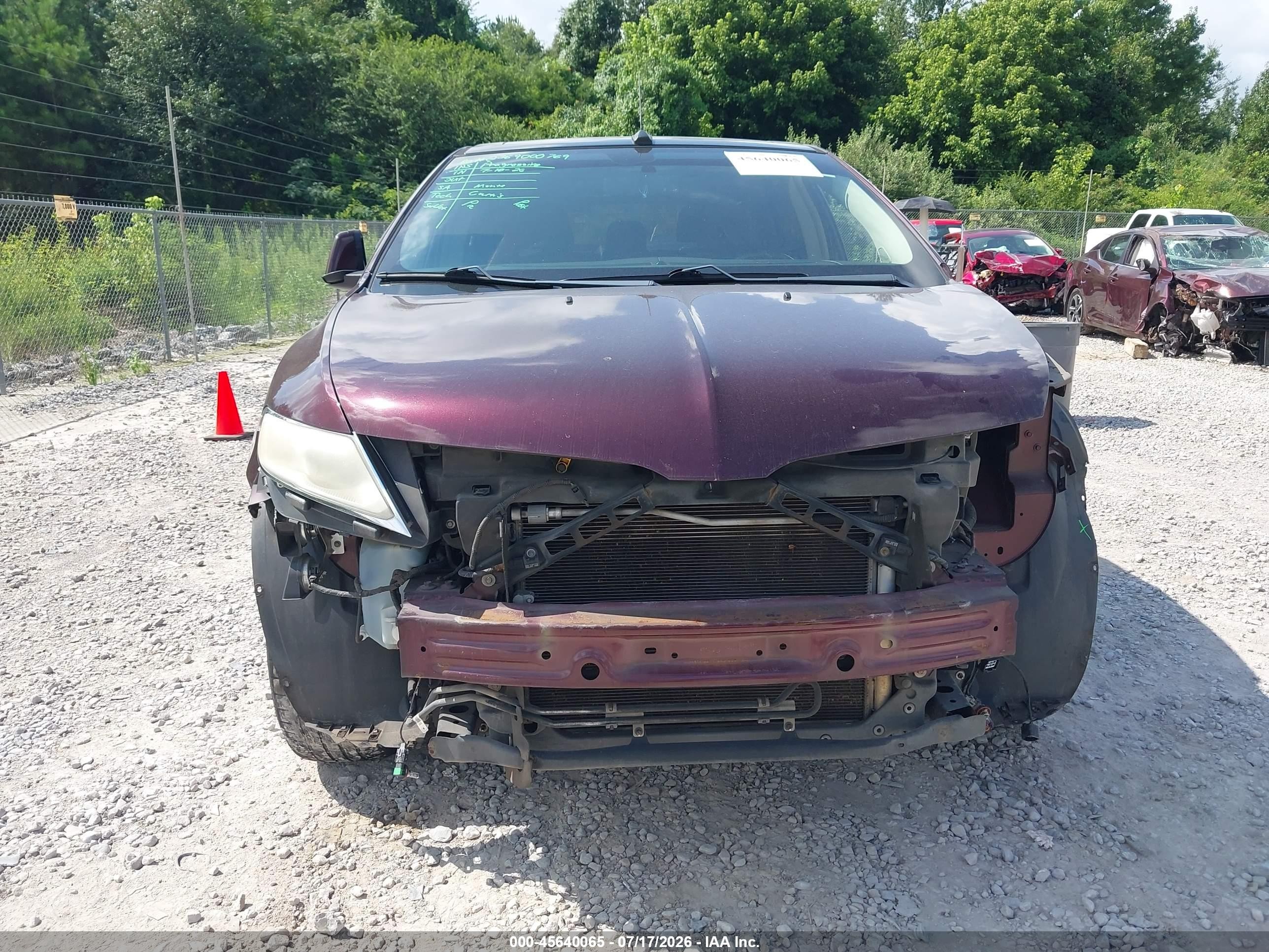 2011 Lincoln Mkx   Burgundy vin: 2LMDJ8JK8BBJ00524