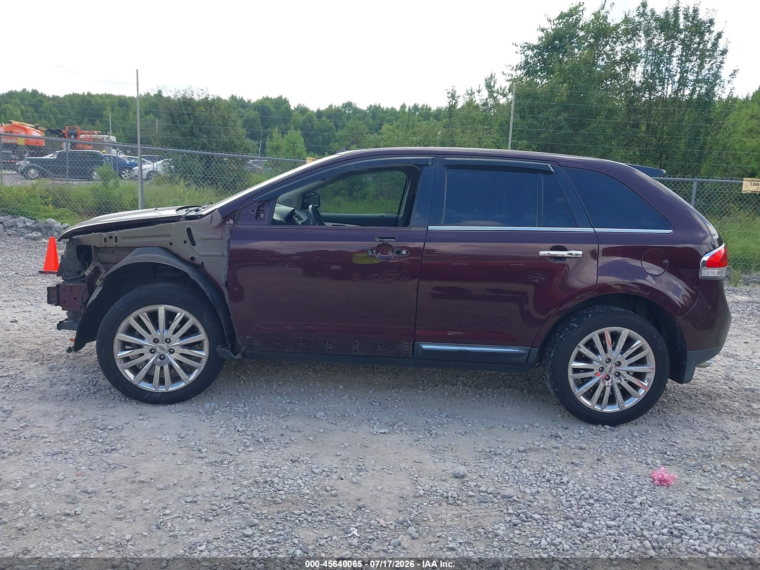 2011 Lincoln Mkx   Burgundy vin: 2LMDJ8JK8BBJ00524