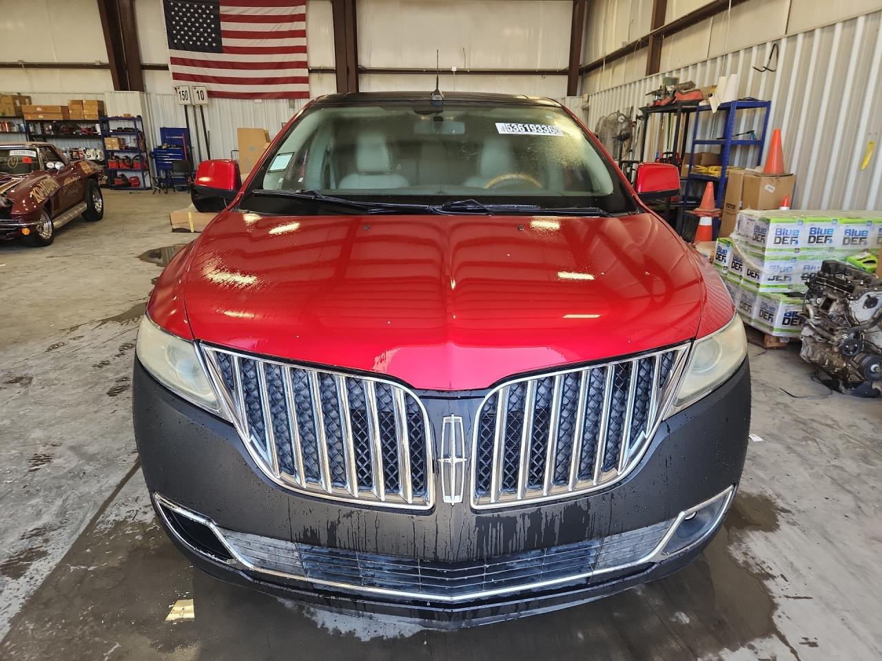 2011 Lincoln Mkx Red vin: 2LMDJ8JK8BBJ15315 Damage: Front Bumper/Cover, Replaced, Substandard Repair