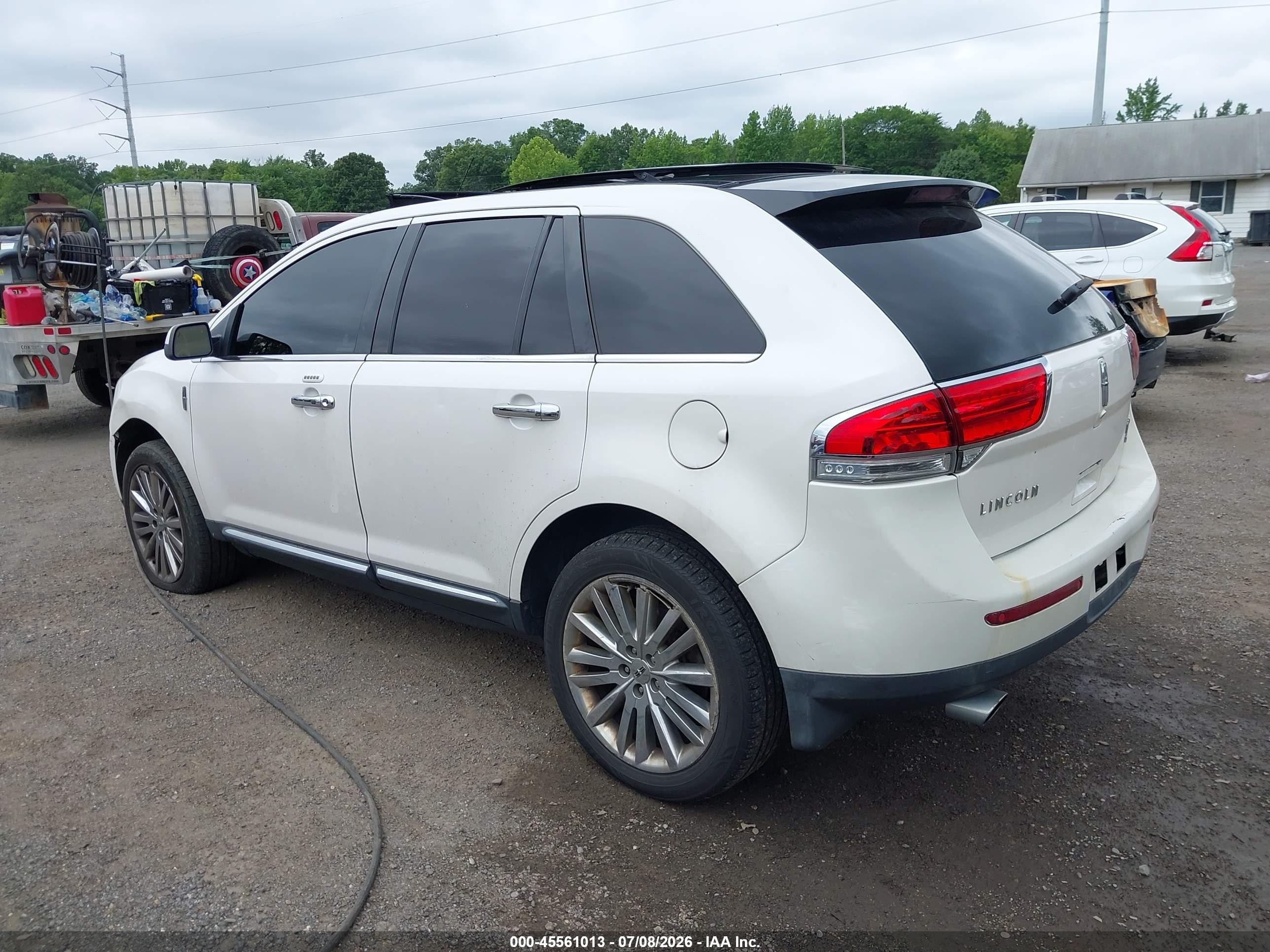 2011 Lincoln Mkx   White vin: 2LMDJ8JK8BBJ27223