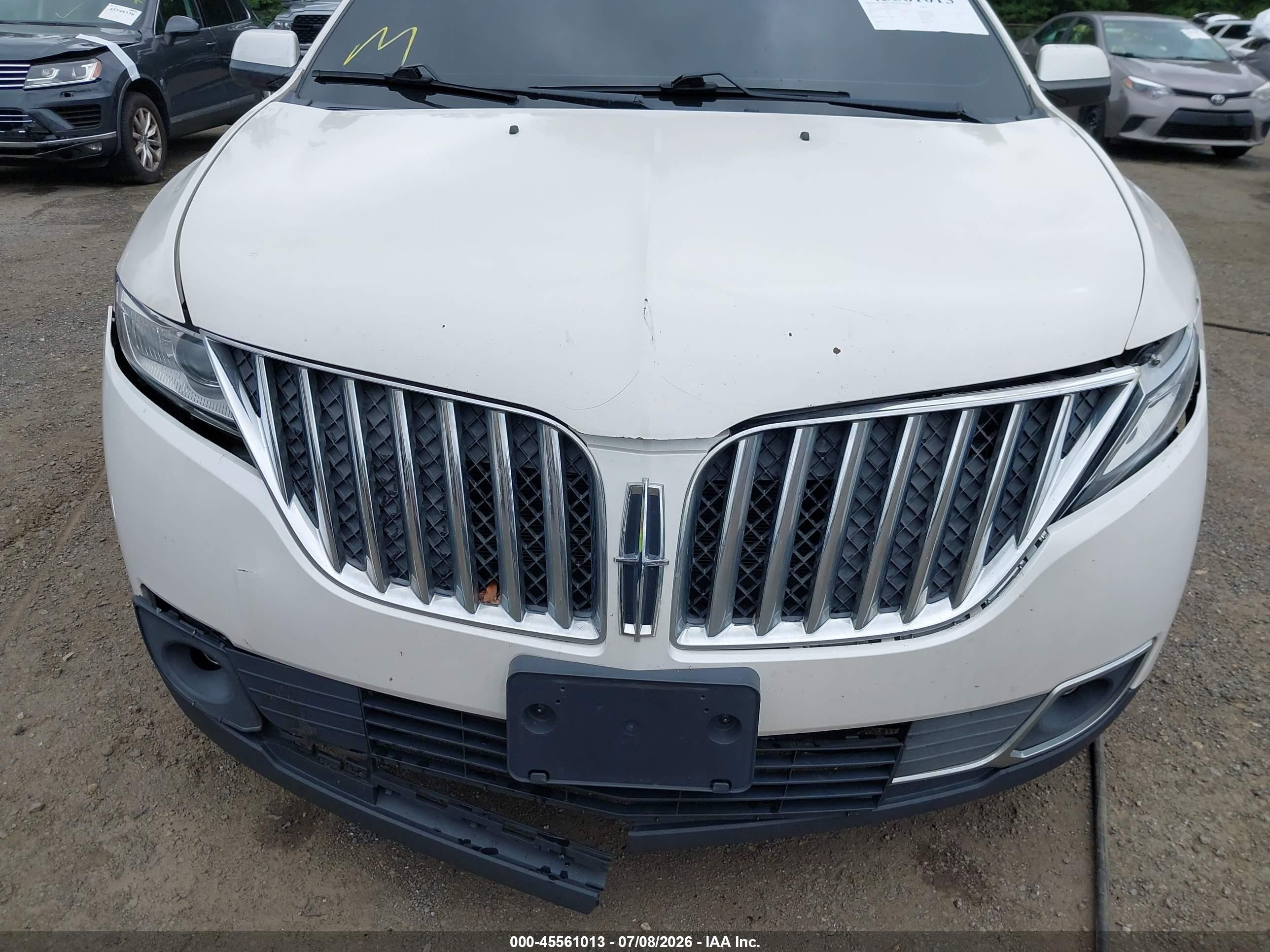 2011 Lincoln Mkx   White vin: 2LMDJ8JK8BBJ27223