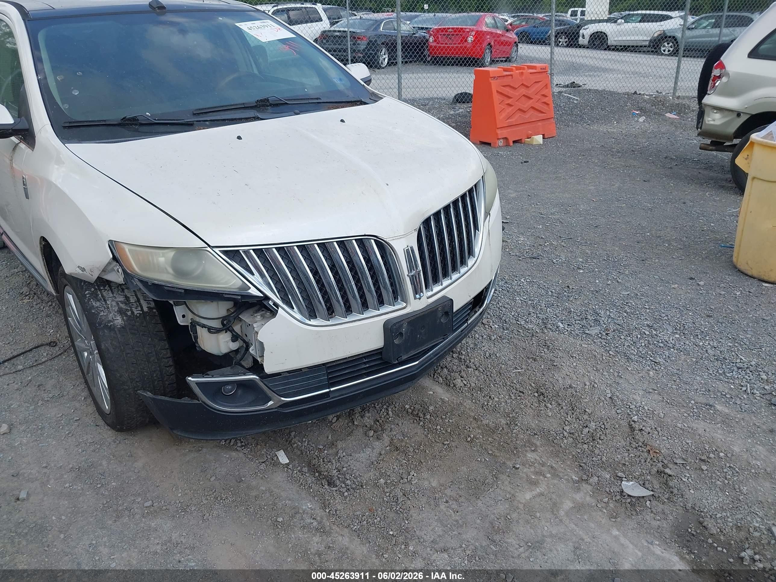2011 Lincoln Mkx   White vin: 2LMDJ8JK8BBJ30669