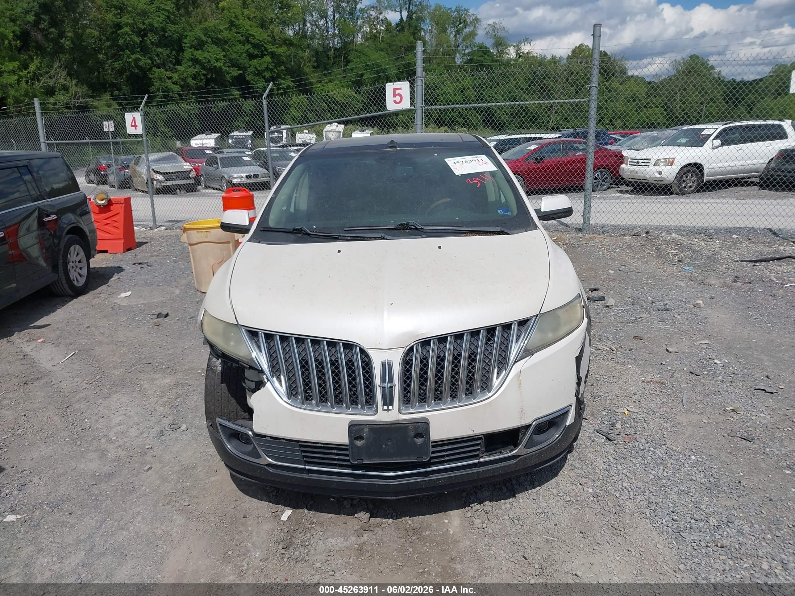 2011 Lincoln Mkx   White vin: 2LMDJ8JK8BBJ30669
